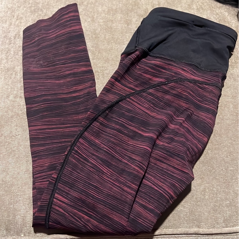 Lululemon Run The Day Crop in Low Tide Blush Berry Black size 4